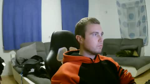 Snapshot of herbstenden chatting on January 5, 2025, 8:10 pm John Pearl online show from January 5, 2025, 8:10 pm