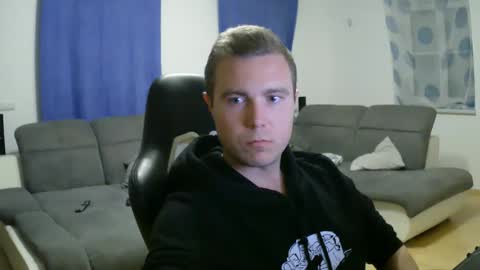 Snapshot of herbstenden chatting on March 4, 2025, 8:05 pm John Pearl online show from March 4, 2025, 8:05 pm