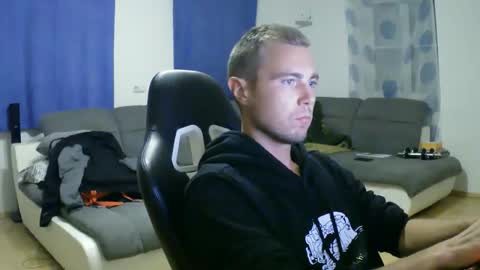 Snapshot of herbstenden chatting on September 28, 2025, 5:51 pm John Pearl online show from September 28, 2025, 5:51 pm