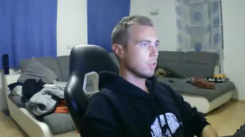 Snapshot of herbstenden chatting on September 30, 2025, 7:41 pm John Pearl online show from September 30, 2025, 7:41 pm