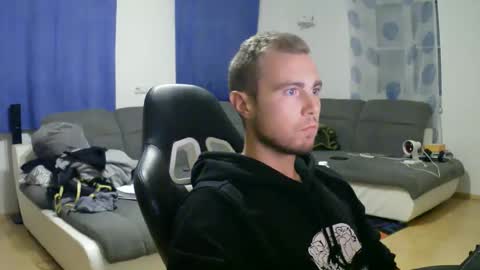 Snapshot of herbstenden chatting on October 7, 2025, 7:00 pm John Pearl online show from October 7, 2025, 7:00 pm