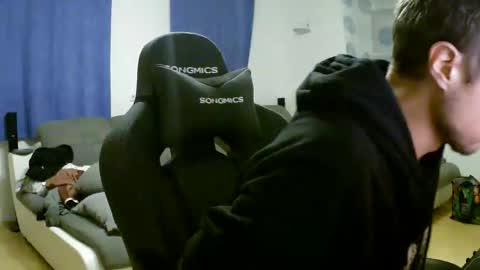 Snapshot of herbstenden chatting on November 4, 2025, 7:46 pm John Pearl online show from November 4, 2025, 7:46 pm