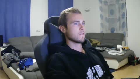 Snapshot of herbstenden chatting on November 15, 2025, 5:42 pm John Pearl online show from November 15, 2025, 5:42 pm