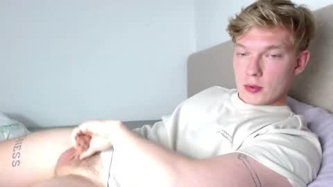 Snapshot of hercules__ chatting on February 2, 2026, 2:27 pm Gregblonde Alextattoo online show from February 2, 2026, 2:27 pm