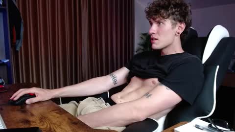 Snapshot of hercules__ chatting on February 6, 2026, 1:10 am Gregblonde Alextattoo online show from February 6, 2026, 1:10 am