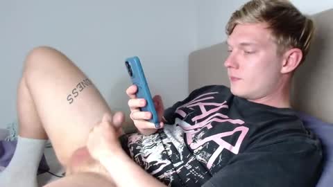 Snapshot of hercules__ chatting on April 1, 2026, 1:01 pm Gregblonde Alextattoo online show from April 1, 2026, 1:01 pm