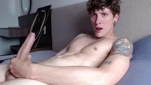 Snapshot of hercules__ chatting on April 2, 2026, 1:47 am Gregblonde Alextattoo online show from April 2, 2026, 1:47 am