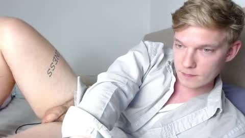 Snapshot of hercules__ chatting on April 2, 2026, 1:53 pm Gregblonde Alextattoo online show from April 2, 2026, 1:53 pm