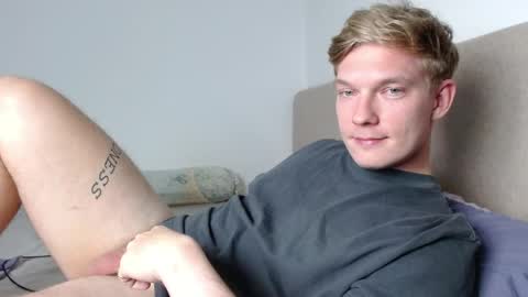 Snapshot of hercules__ chatting on April 3, 2026, 4:16 pm Gregblonde Alextattoo online show from April 3, 2026, 4:16 pm
