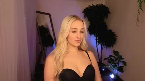 Elise online show from March 31, 2026, 2:02 am