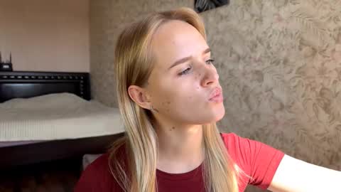 Snapshot of hermiladziekan chatting on September 10, 2025, 8:03 am Sylvia online show from September 10, 2025, 8:03 am