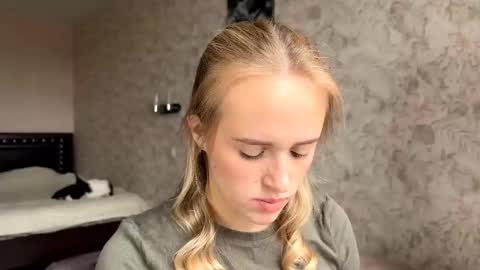 Snapshot of hermiladziekan chatting on September 19, 2025, 8:05 am Sylvia online show from September 19, 2025, 8:05 am