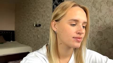 Snapshot of hermiladziekan chatting on September 27, 2025, 7:35 am Sylvia online show from September 27, 2025, 7:35 am