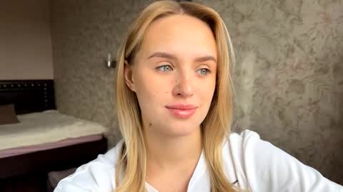 Snapshot of hermiladziekan chatting on October 3, 2025, 8:22 am Sylvia online show from October 3, 2025, 8:22 am