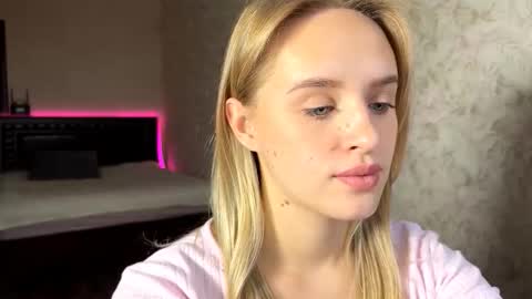 Snapshot of hermiladziekan chatting on October 10, 2025, 7:18 am Sylvia online show from October 10, 2025, 7:18 am