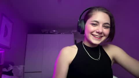 Juliana online show from April 16, 2026, 4:41 pm