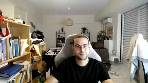 Snapshot of hervo chatting on November 10, 2025, 3:55 pm YourGuy online show from November 10, 2025, 3:55 pm