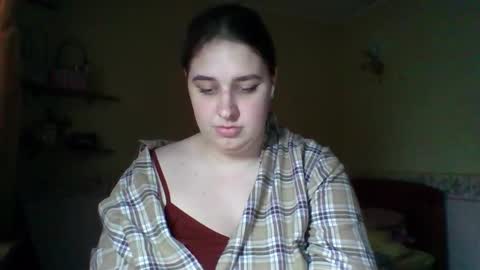 hess_luna_ online show from November 8, 2025, 10:04 am