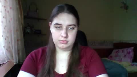 hess_luna_ online show from December 5, 2025, 10:13 am