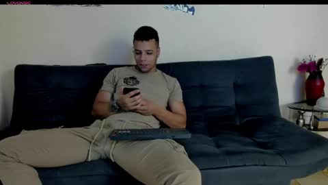 Snapshot of heteros_curious_ chatting on April 13, 2026, 9:31 pm yeis online show from April 13, 2026, 9:31 pm
