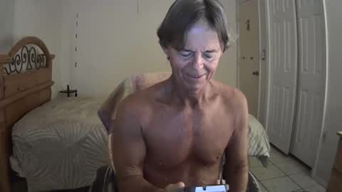 hewes1 online show from May 6, 2026, 7:46 am