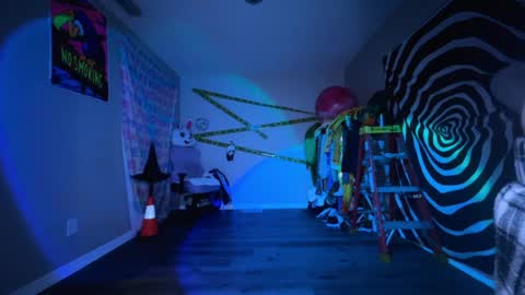 salem online show from November 8, 2025, 4:01 am