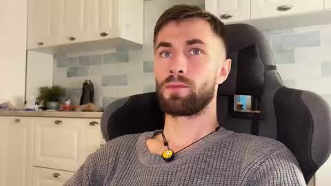 Snapshot of hey_arnold chatting on November 13, 2025, 9:36 pm Arnold online show from November 13, 2025, 9:36 pm