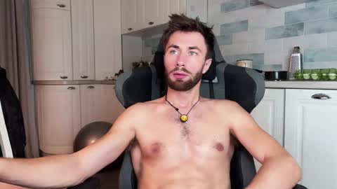 Snapshot of hey_arnold chatting on December 14, 2025, 9:08 pm Arnold online show from December 14, 2025, 9:08 pm