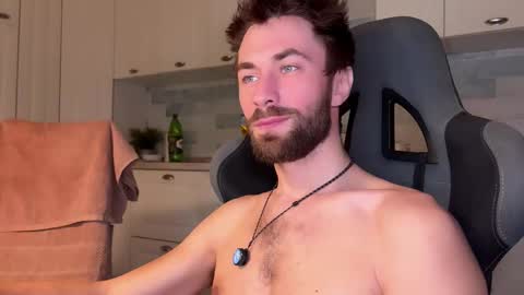 Snapshot of hey_arnold chatting on February 8, 2026, 9:18 pm Arnold online show from February 8, 2026, 9:18 pm