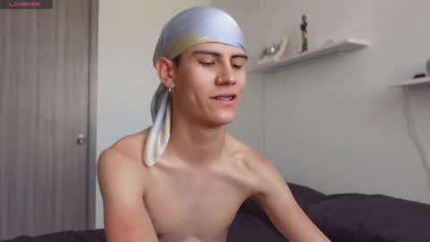 Snapshot of hey_cesard chatting on February 6, 2025, 2:04 pm hey_cesard online show from February 6, 2025, 2:04 pm
