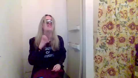 Snapshot of hey_mikky chatting on February 11, 2025, 5:47 am hey_mikky online show from February 11, 2025, 5:47 am