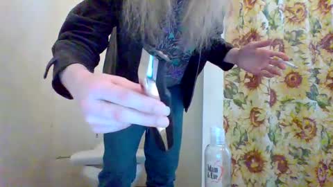 Snapshot of hey_mikky chatting on March 6, 2025, 3:35 pm hey_mikky online show from March 6, 2025, 3:35 pm