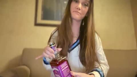 Snapshot of heyaliciabutler chatting on November 1, 2025, 1:18 am HeyAlicia online show from November 1, 2025, 1:18 am