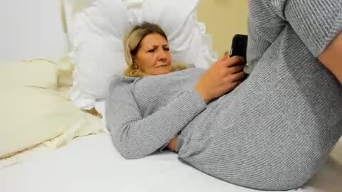 Snapshot of heyheygrey chatting on January 14, 2025, 10:12 pm Heyheygrey online show from January 14, 2025, 10:12 pm