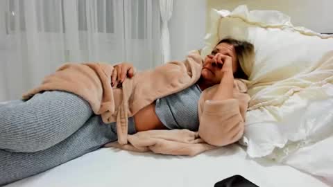 Snapshot of heyheygrey chatting on January 18, 2025, 7:15 pm Heyheygrey online show from January 18, 2025, 7:15 pm