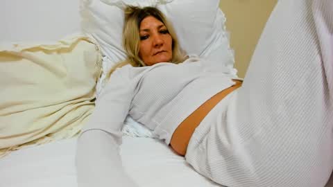 Snapshot of heyheygrey chatting on January 20, 2025, 1:50 am Heyheygrey online show from January 20, 2025, 1:50 am