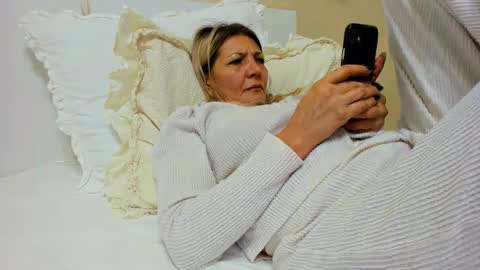 Snapshot of heyheygrey chatting on January 25, 2025, 8:53 am Heyheygrey online show from January 25, 2025, 8:53 am