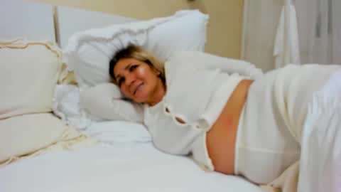 Snapshot of heyheygrey chatting on January 28, 2025, 2:53 pm Heyheygrey online show from January 28, 2025, 2:53 pm