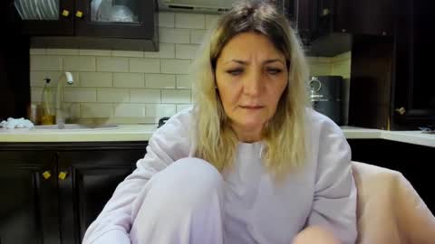 Snapshot of heyheygrey chatting on February 3, 2025, 5:51 am Heyheygrey online show from February 3, 2025, 5:51 am