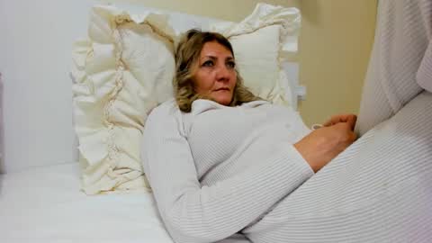 Snapshot of heyheygrey chatting on February 8, 2025, 8:09 am Heyheygrey online show from February 8, 2025, 8:09 am