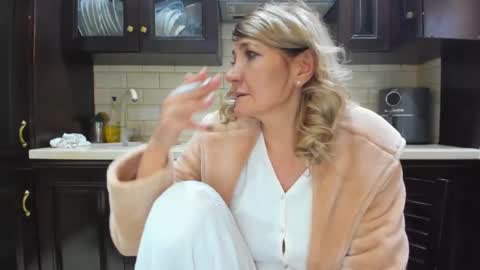 Snapshot of heyheygrey chatting on February 13, 2025, 10:12 am Heyheygrey online show from February 13, 2025, 10:12 am