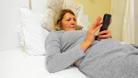 Snapshot of heyheygrey chatting on February 13, 2025, 11:04 pm Heyheygrey online show from February 13, 2025, 11:04 pm