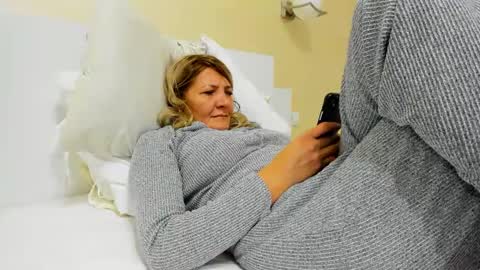 Snapshot of heyheygrey chatting on February 14, 2025, 5:09 am Heyheygrey online show from February 14, 2025, 5:09 am