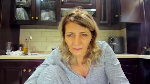 Snapshot of heyheygrey chatting on February 14, 2025, 10:07 am Heyheygrey online show from February 14, 2025, 10:07 am