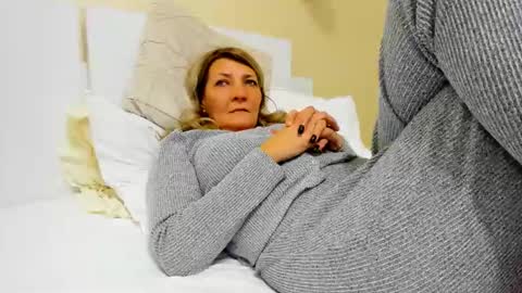 Snapshot of heyheygrey chatting on February 14, 2025, 4:09 pm Heyheygrey online show from February 14, 2025, 4:09 pm