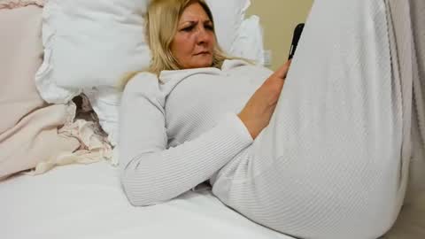 Snapshot of heyheygrey chatting on March 5, 2025, 2:01 pm Heyheygrey online show from March 5, 2025, 2:01 pm