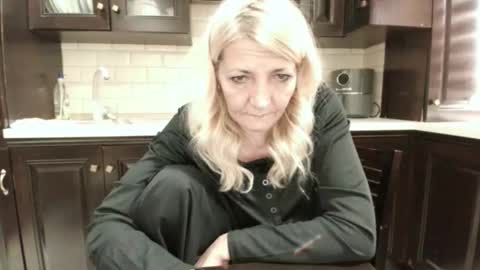 Snapshot of heyheygrey chatting on October 16, 2025, 9:21 am Heyheygrey online show from October 16, 2025, 9:21 am