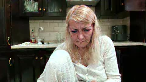 Snapshot of heyheygrey chatting on October 21, 2025, 12:06 pm Heyheygrey online show from October 21, 2025, 12:06 pm