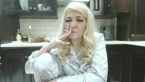 Snapshot of heyheygrey chatting on July 1, 2026, 12:01 am Heyheygrey online show from July 1, 2026, 12:01 am