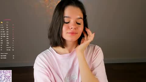 Snapshot of heyim_laura chatting on May 1, 2026, 1:10 am Laura online show from May 1, 2026, 1:10 am